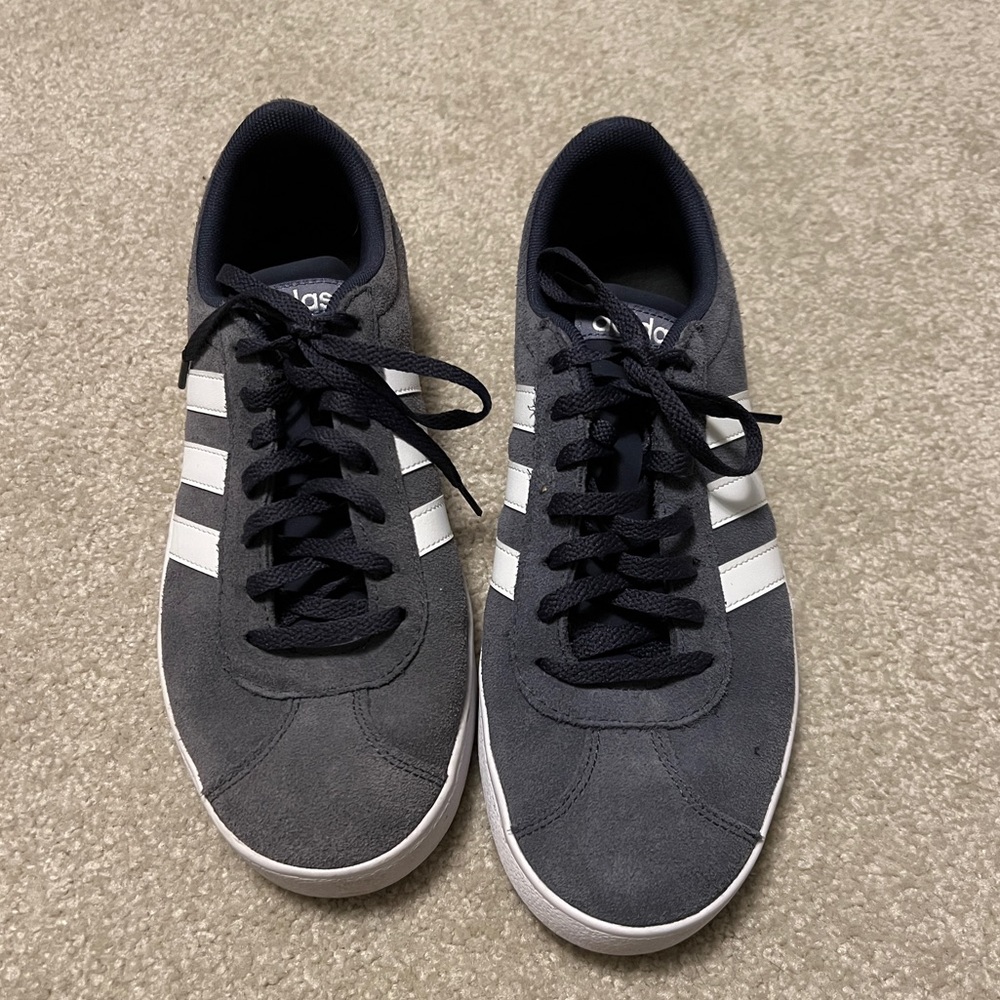 Adidas Sneakers